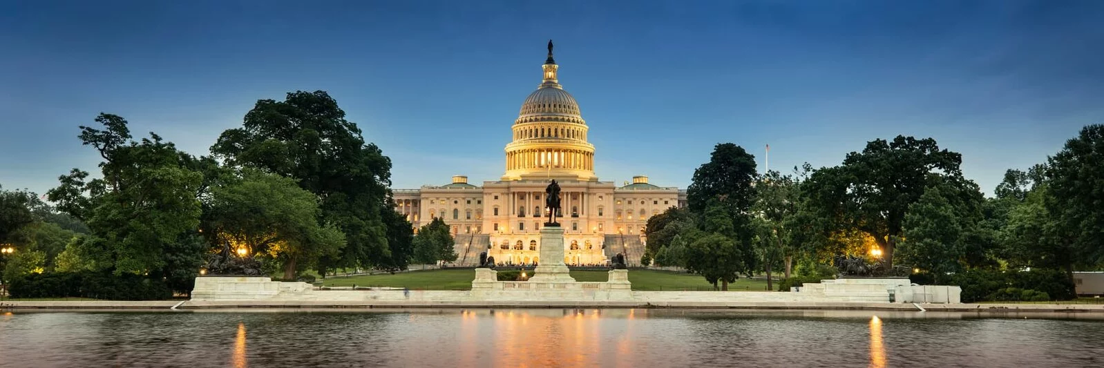 The U.S. capitol in the evenening